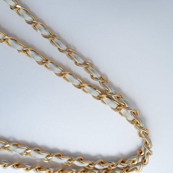 Authentic Preowned Vintage Chanel White Single Flap Bag - GHW - Picture 5 of 16